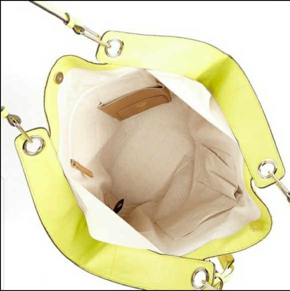 Vince Camuto - Picture 7 of 9